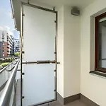 Apartment Night Rondo Daszynskiego Warsaw