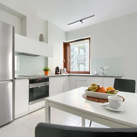 Apartament Night Rondo Daszyńskiego *