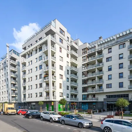 Night Rondo Daszynskiego Varsovie