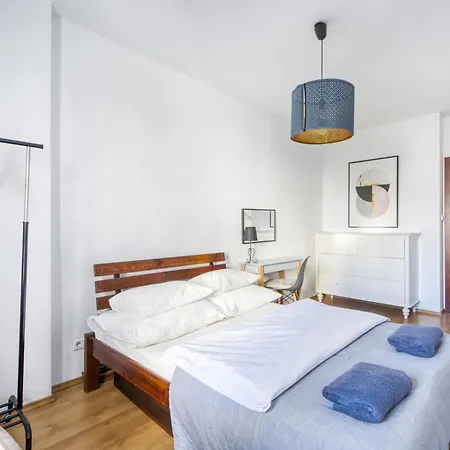 Night Rondo Daszynskiego